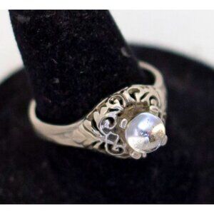 Size 7 3/4, Vintage Silver Tone Art Floral Unique Colorless Bead Ring - A23
